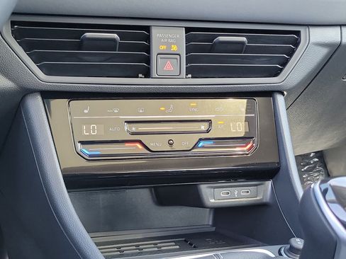 New 2026 Volkswagen Jetta SE FWD image 24
