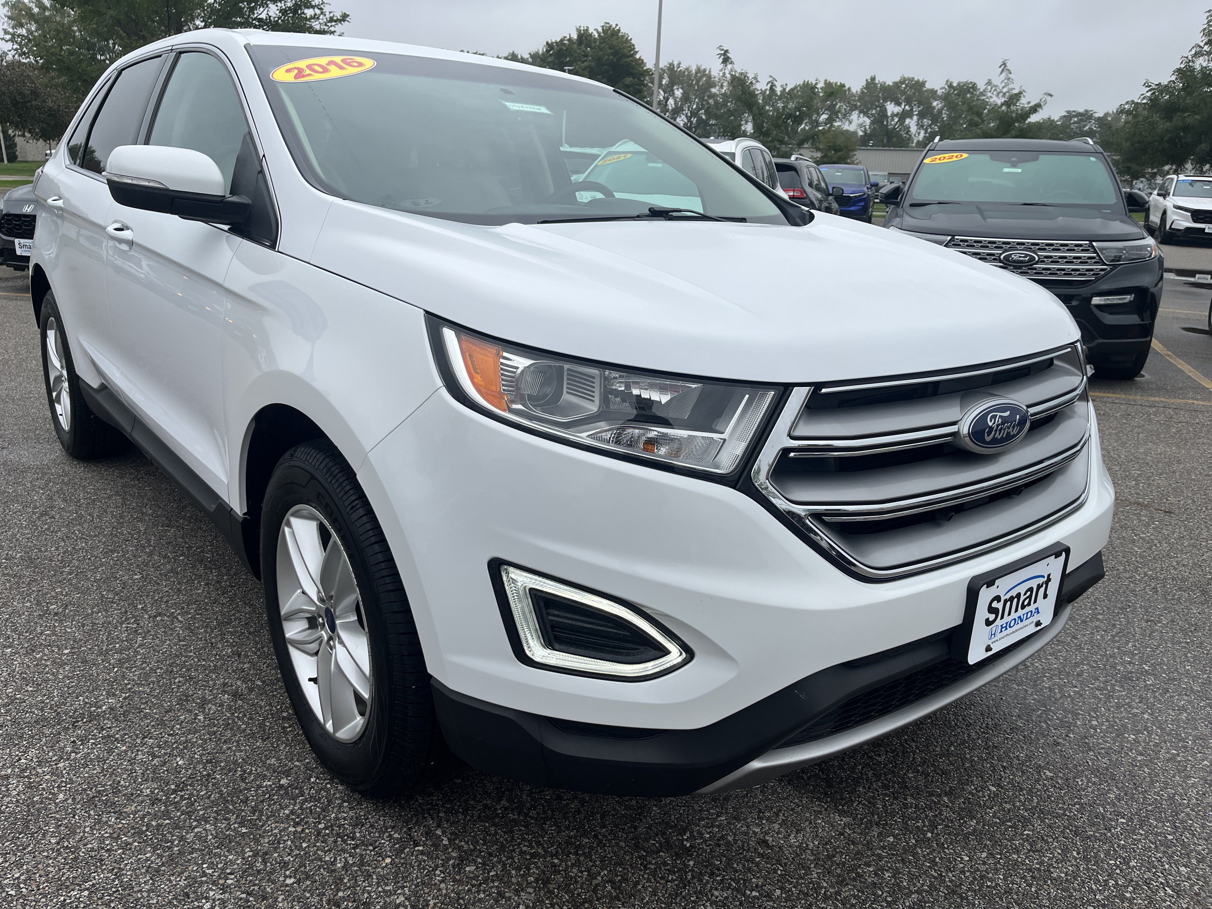 Used 2016 Ford Edge SEL w/ Equipment Group 201A AWD/4WD image 3
