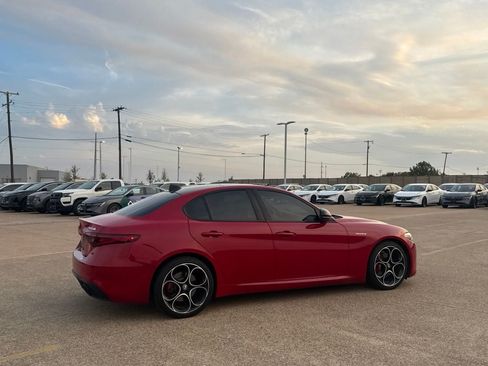 Used 2022 Alfa Romeo Giulia Veloce RWD image 25