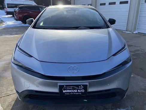 Used 2024 Toyota Prius LE image 3