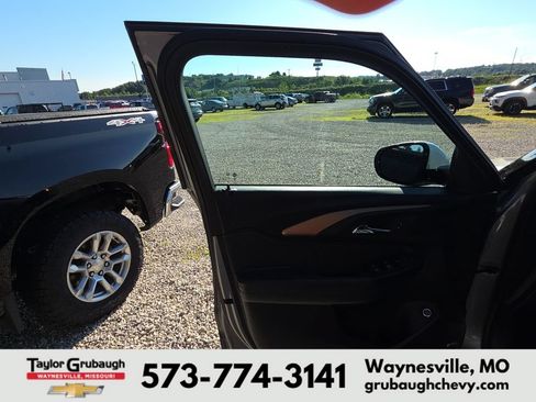 Used 2023 Chevrolet TrailBlazer ACTIV w/ Sun and Liftgate Package FWD image 7