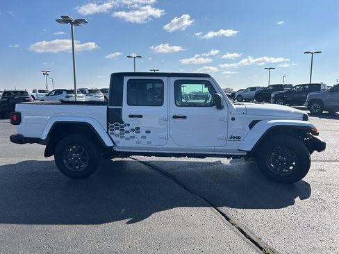 New 2025 Jeep Gladiator Sport AWD/4WD image 6
