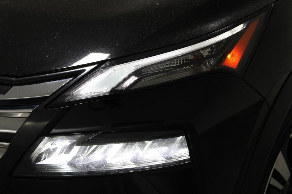 Used 2024 Nissan Rogue SL FWD image 46