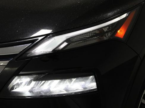 Used 2024 Nissan Rogue SL FWD image 46
