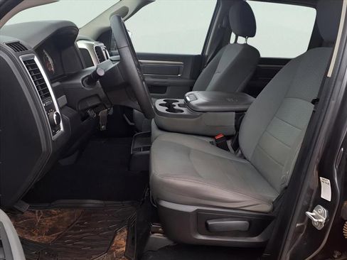 Used 2019 RAM 1500 Classic SLT image 11