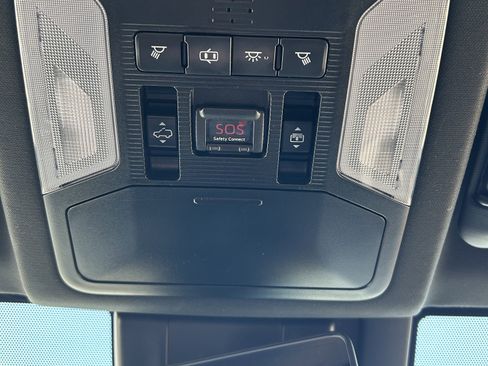 Used 2019 Toyota RAV4 XSE image 34