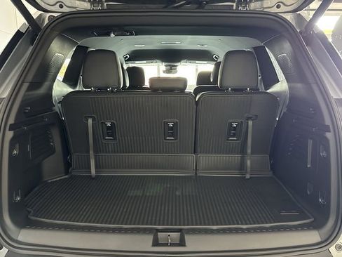 New 2026 GMC Acadia AT4 w/ Luxury Package AWD/4WD image 28