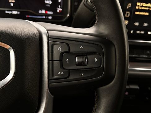 Used 2025 GMC Sierra 1500 SLT image 15