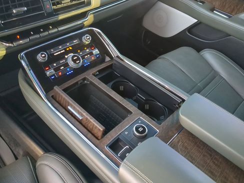 Used 2022 Lincoln Navigator L Black Label image 20