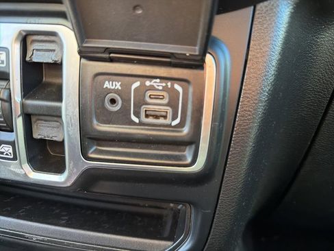 Used 2019 Jeep Wrangler Unlimited Sport S AWD/4WD image 34