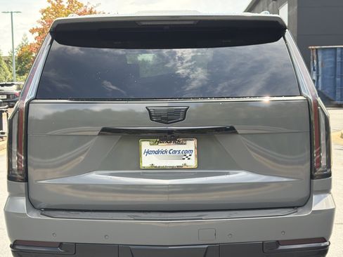 Used 2026 Cadillac Escalade Platinum Sport w/ LPO, Floor Liner Package AWD/4WD image 23