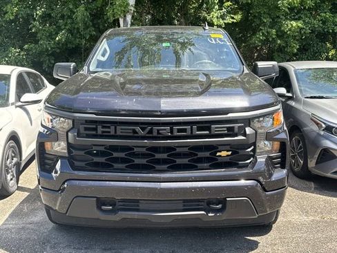 Used 2022 Chevrolet Silverado 1500 Custom RWD image 2