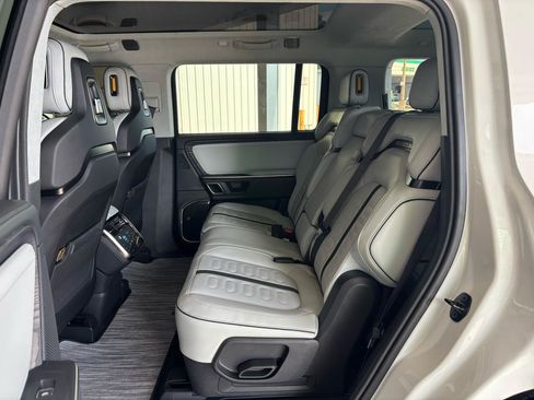 Used 2024 Rivian R1S Adventure AWD/4WD image 17