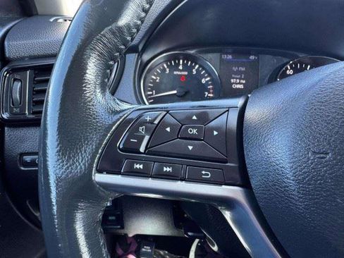 Used 2018 Nissan Rogue SV FWD image 26