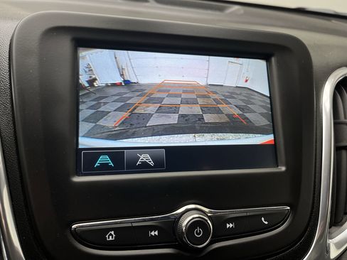 Used 2018 Chevrolet Equinox LS image 5