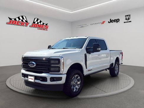 Used 2025 Ford F250 Platinum AWD/4WD image 2