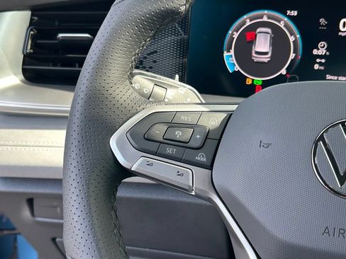 New 2026 Volkswagen Tiguan SE R-Line FWD image 23