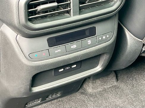 Used 2024 Honda Pilot Touring image 27