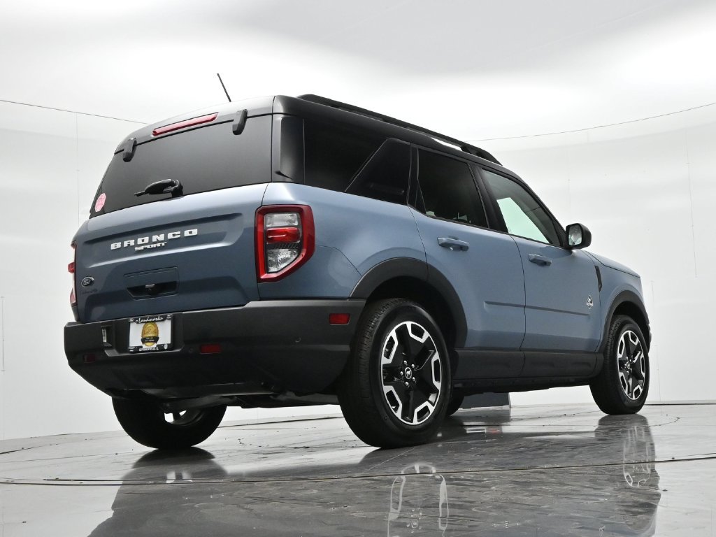 Certified 2024 Ford Bronco Sport Outer Banks w/ Tech Package AWD/4WD image 21