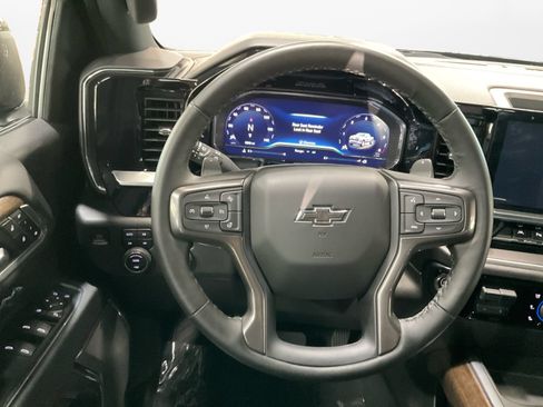 Used 2025 Chevrolet Silverado 1500 High Country w/ Midnight Edition AWD/4WD image 12