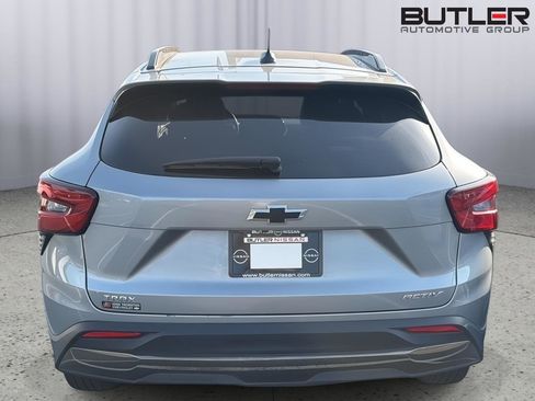 Used 2024 Chevrolet Trax ACTIV w/ Sunroof Package FWD image 9