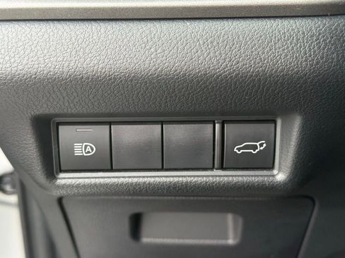 Used 2025 Toyota Grand Highlander AWD image 9