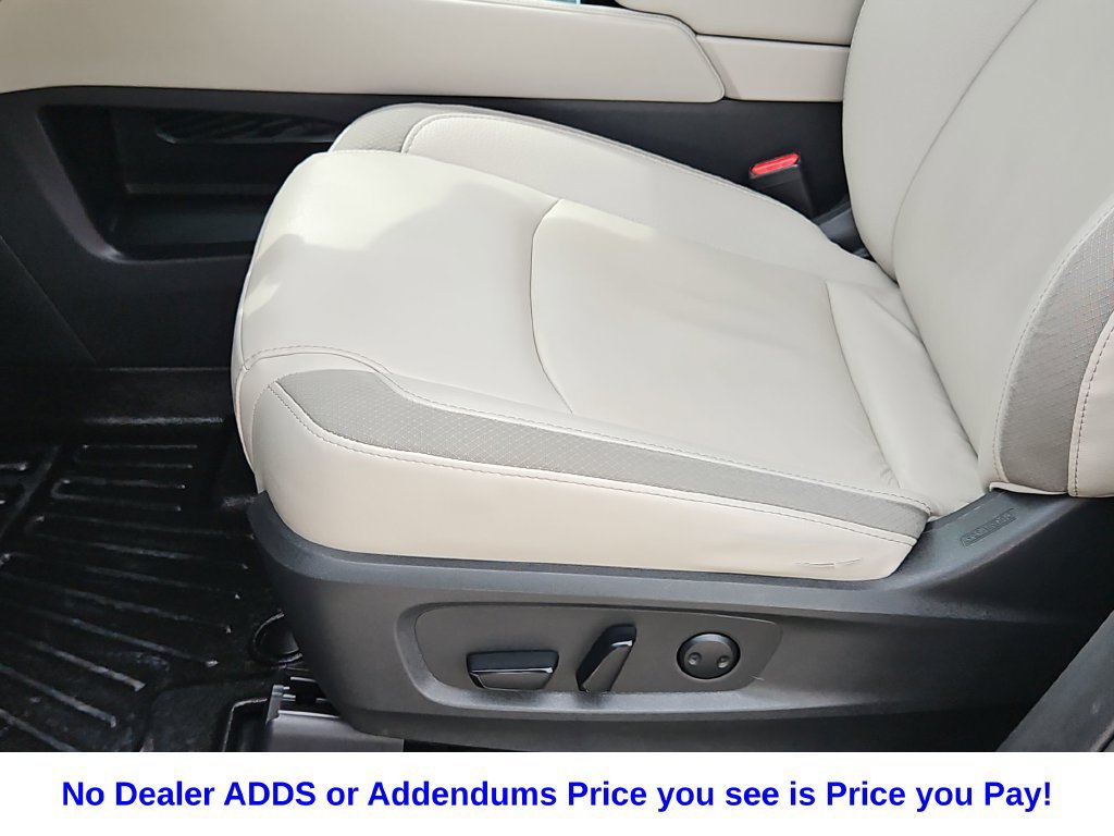 Used 2023 Nissan Pathfinder SL w/ Black Appearance Package FWD image 25