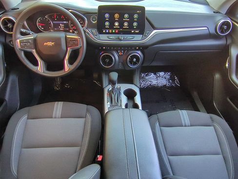 Used 2025 Chevrolet Blazer LT FWD image 13