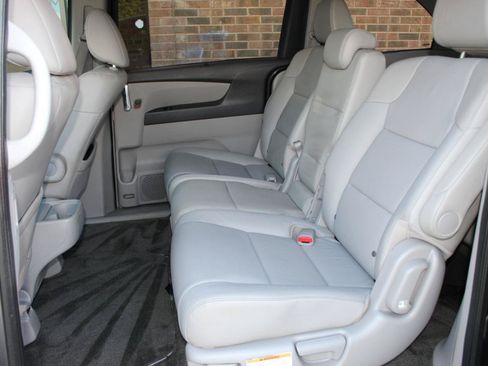 Used 2016 Honda Odyssey Touring image 16