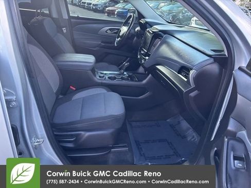 Used 2018 Chevrolet Traverse LT w/ LPO, Black Accent Package AWD/4WD image 28