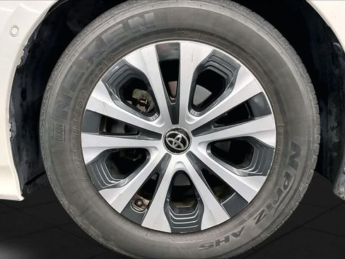 Used 2018 Toyota Prius Prime Advanced FWD image 10
