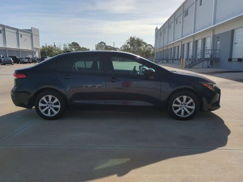 Used 2020 Toyota Corolla LE image 4