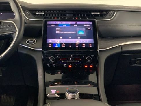 Used 2022 Jeep Grand Cherokee L Limited AWD/4WD image 25