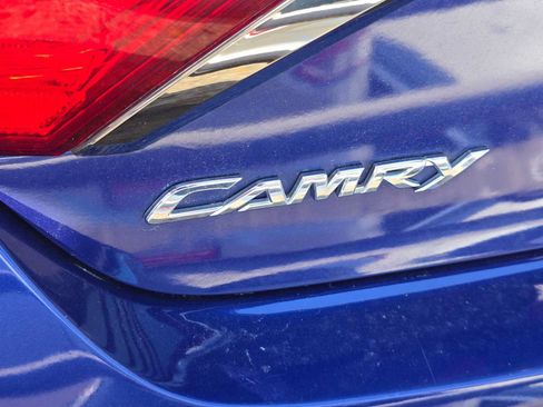 Used 2015 Toyota Camry SE FWD image 5