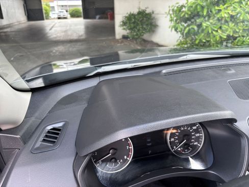 Used 2025 Nissan Altima 2.5 SV FWD image 35
