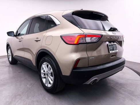 Used 2021 Ford Escape SE image 13