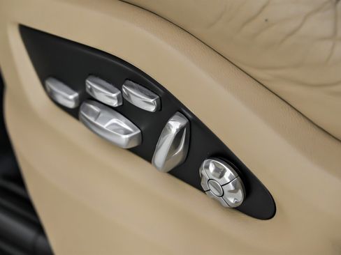 Used 2019 Porsche Cayenne Turbo image 27