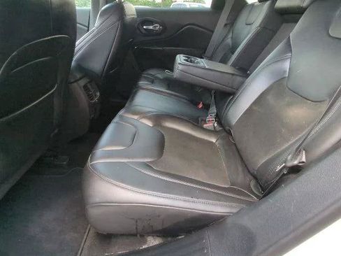 Certified 2021 Jeep Cherokee Latitude Plus AWD/4WD image 21