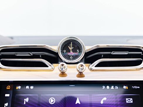 Used 2023 Bentley Bentayga Extended Wheelbase image 87