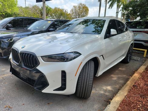 Used 2024 BMW X6 xDrive40i w/ Executive Package AWD/4WD image 2