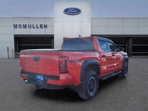 Used 2024 Toyota Tacoma TRD Off-Road image 5