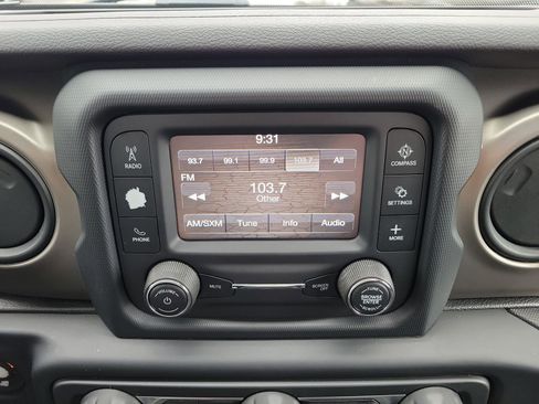 Used 2018 Jeep Wrangler Unlimited Sport image 30