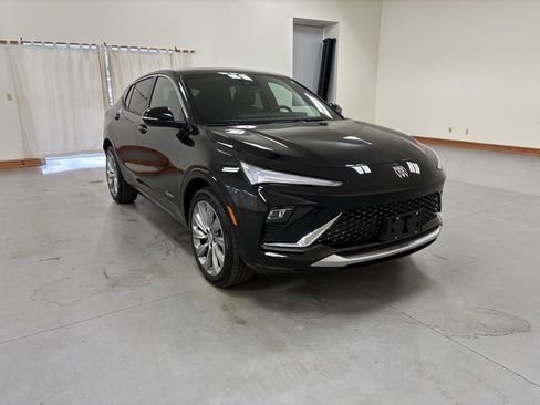 Used 2024 Buick Envista Avenir image 2