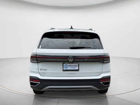 New 2026 Volkswagen Taos SE FWD image 6