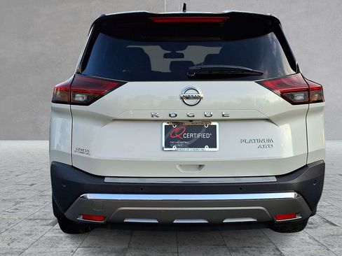 Used 2021 Nissan Rogue Platinum image 9