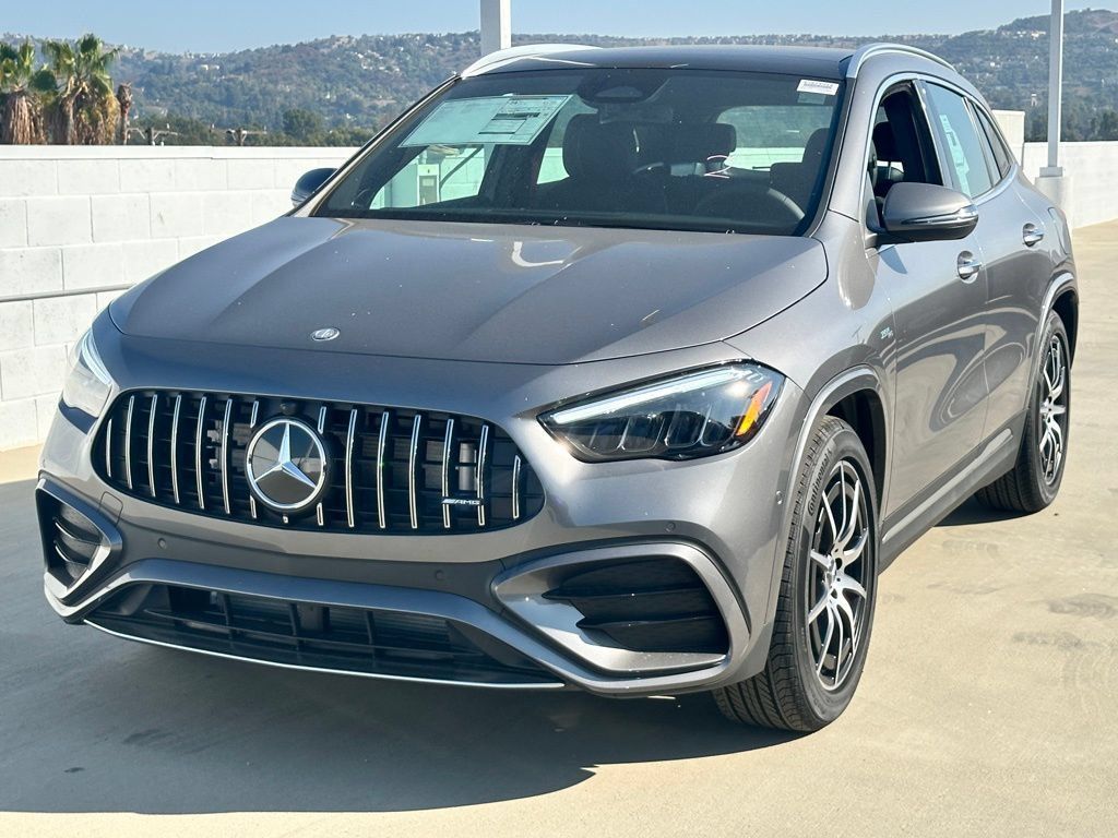 Used 2025 Mercedes-Benz GLA 35 AMG 4MATIC image 5
