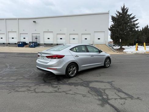 Used 2017 Hyundai Elantra SE w/ SE A/T Tech Package 03 image 4