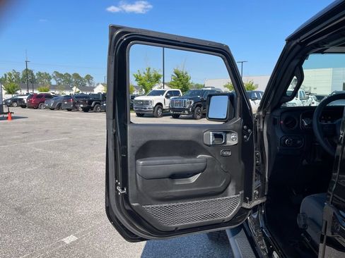 Certified 2025 Jeep Gladiator Rubicon w/ Convenience Group AWD/4WD image 49