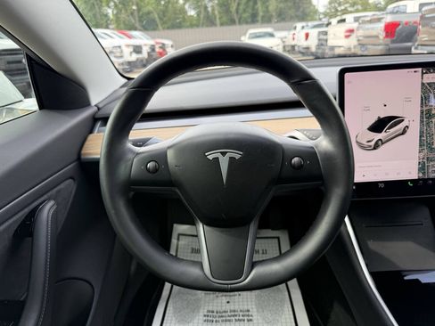 Used 2018 Tesla Model 3 Long Range RWD image 22