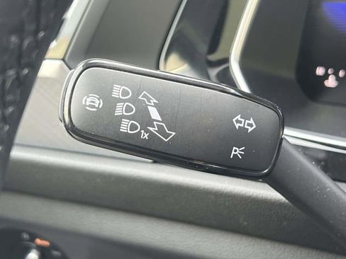 Certified 2023 Volkswagen Jetta SE w/ Panoramic Sunroof Package image 24